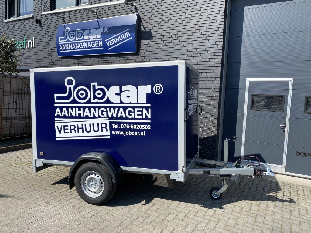 Gesloten aanhanger met harde opbouw voor veilig en droog vervoer van spullen