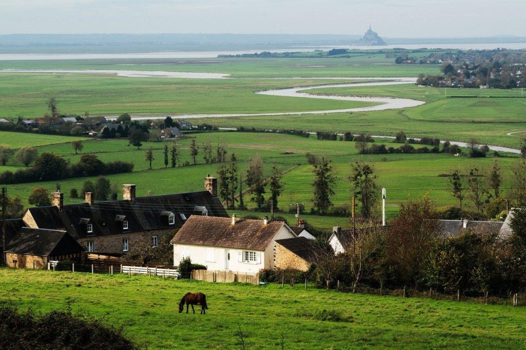 Camping in Frankrijk met prachtige landschappen: Noord-Franse heuvels, Bretonse kusten, Zuid-Franse zon en Franse Alpen