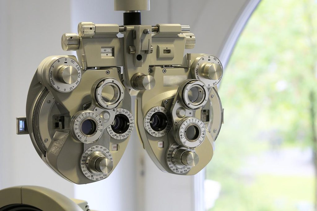 Pachymeter: medisch apparaat voor meten hoornvliesdikte bij oogonderzoeken en diagnose