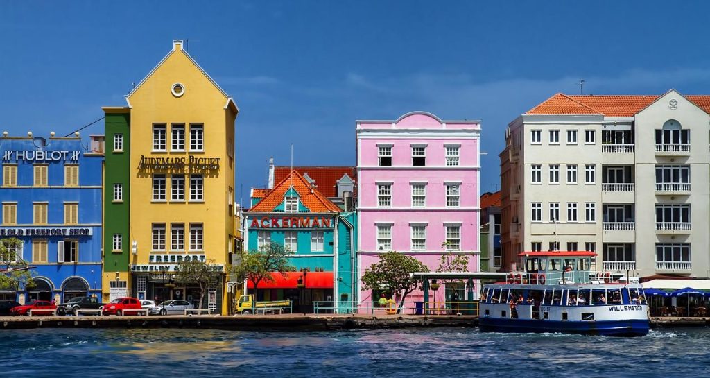 Stappenplan voor het snel plannen van jouw droomvakantie op Curaçao met accommodatie, transport en activiteiten
