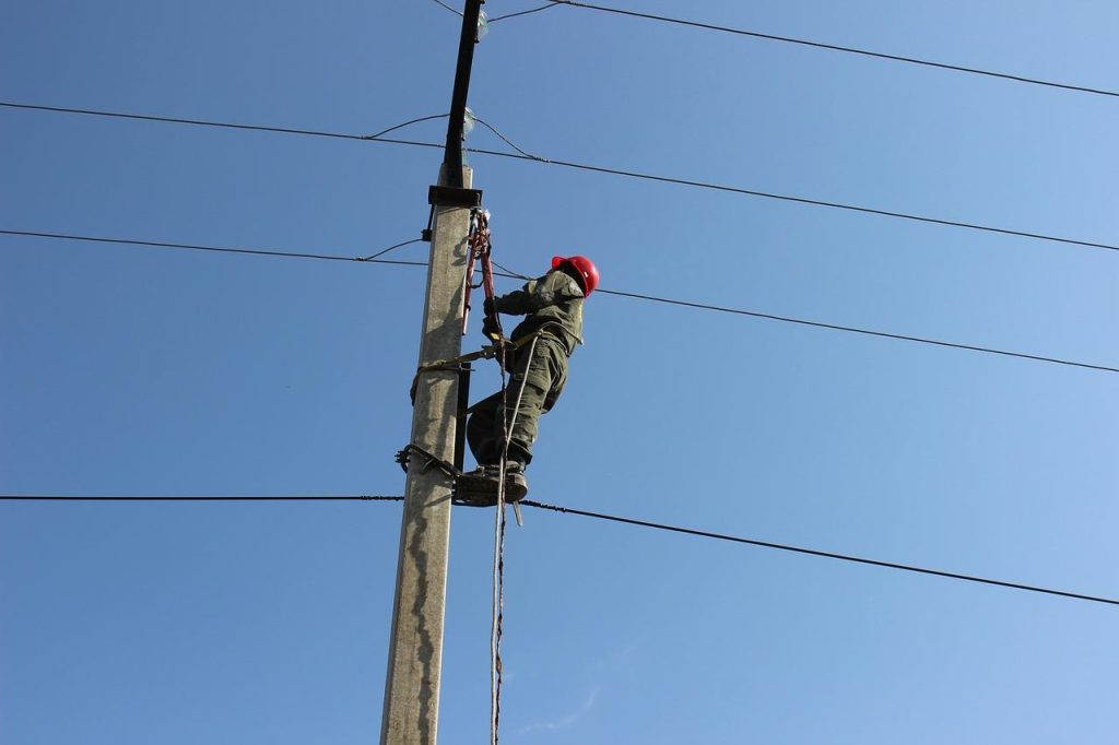Professionele elektricien in Venray voert veilige elektrische installatie en reparatie uit in een woning
