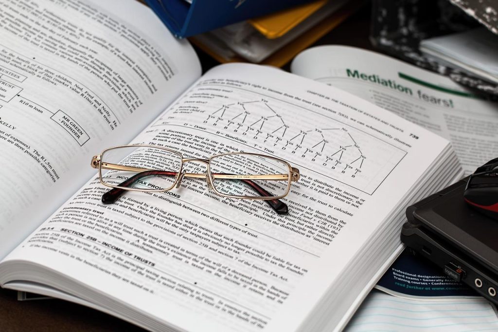 Overzicht Wetboek van Strafrecht met informatie over misdrijven, overtredingen en straffen in Nederland