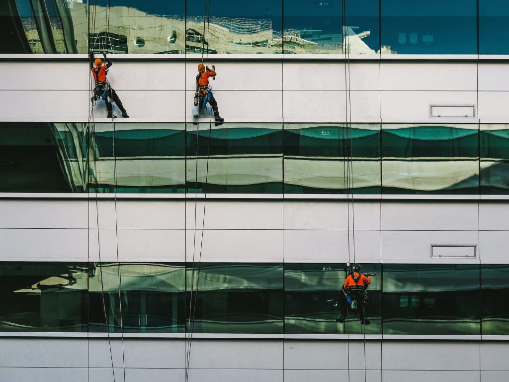 Professionele luchtkanaalreiniging door VOS CRC familiebedrijf voor schone ventilatiesystemen