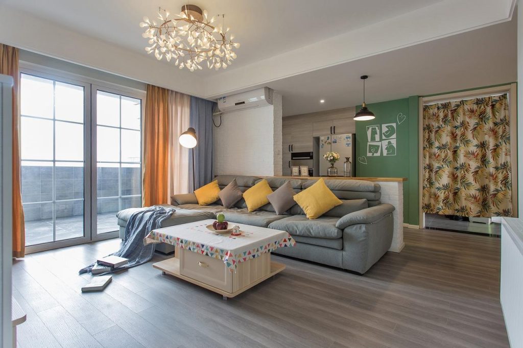 Collectie design meubels voor woonkamer met moderne bank en salontafel