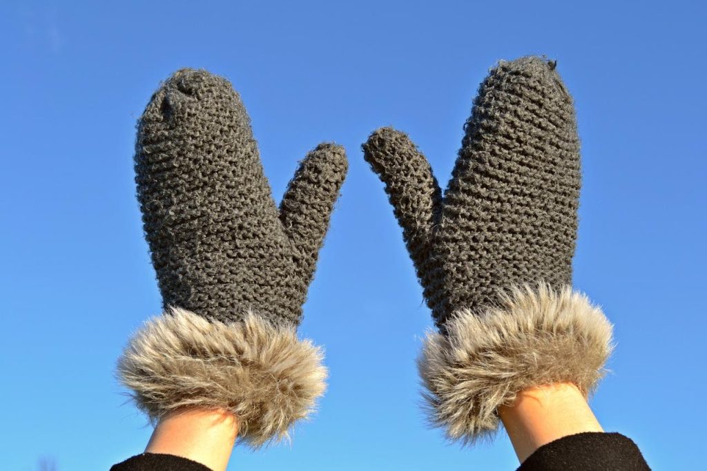 Comfortabele verwarmde handschoenen met ingebouwde verwarmingselementen voor warmte op koude dagen